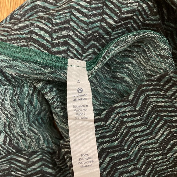 Lululemon high waisted shorts Size 4 - Picture 3 of 3